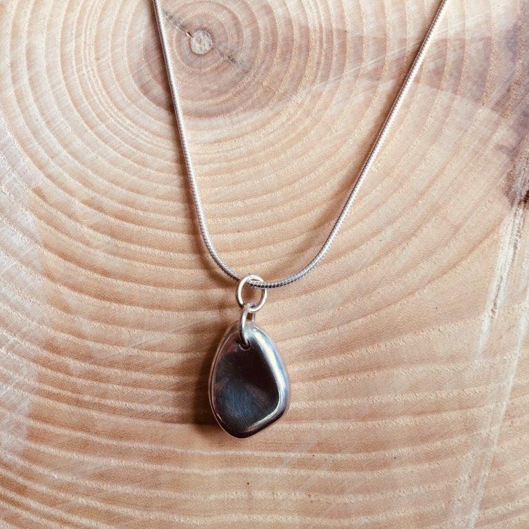 Pebble Pendant Necklace